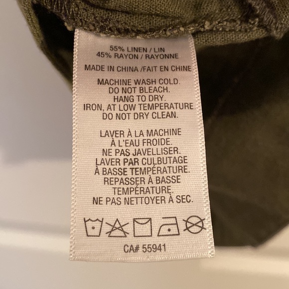 Harlow V-Neck Linen T-Shirt - Picture 6 of 6